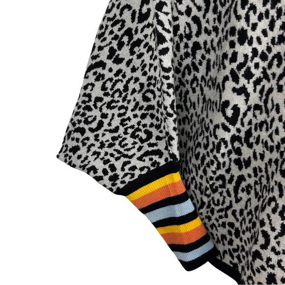 Cozy Leopard Print V-Neck Sweater L Rainbow Trim Dolman Sleeve Gray Black - Picture 6 of 10
